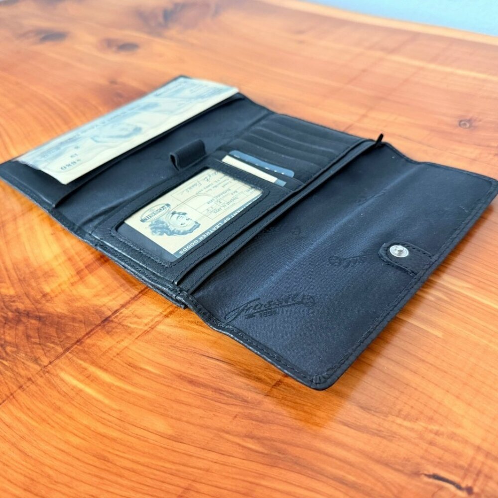 Fossil Genuine Leather Vintage Trifold Black Women's Wallet - Picture 4 of 9